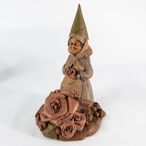 Signed Tom Clark MOM Gnome - Rosie 1987
Mold #35 Style #1193 VTG Retired - Picture 7 of 14